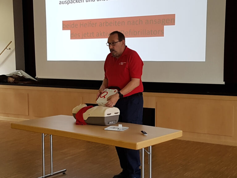 Einweisung Defibrillator - Einsatz