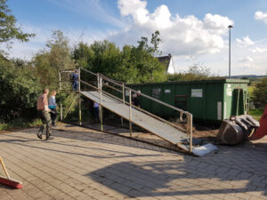 Grüncontainerplatz säubern Aufräumen2