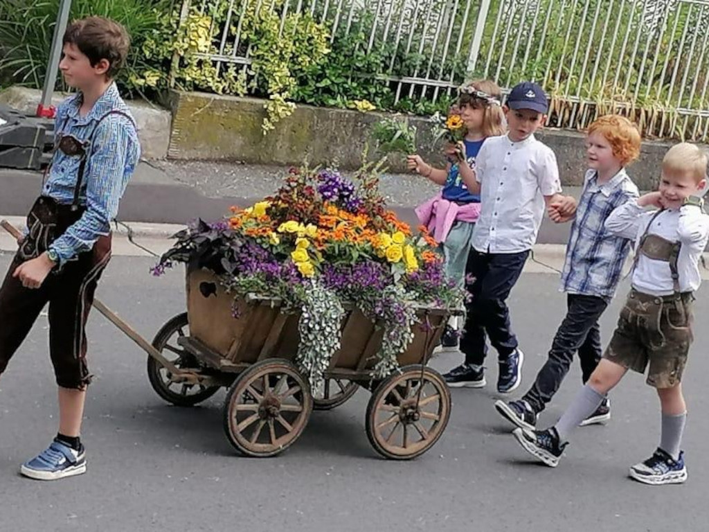 Mehr über den Artikel erfahren Heimatfest in Neustadt/Aisch – Teilnahme am Festumzug am 27. Juli